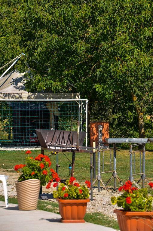 Agriturismo Cailuca Pietralunga  Buitenkant foto